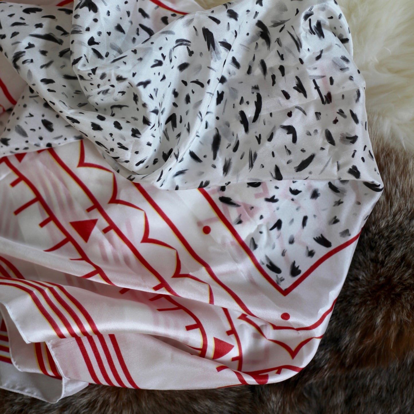 AQIGGIQ KAKINNIIT SCARF