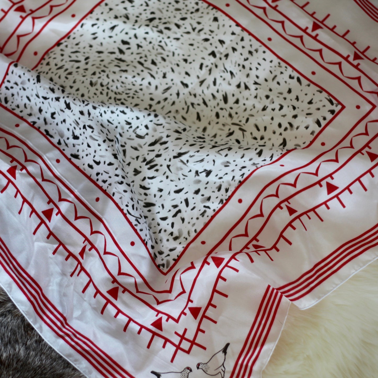 AQIGGIQ KAKINNIIT SCARF