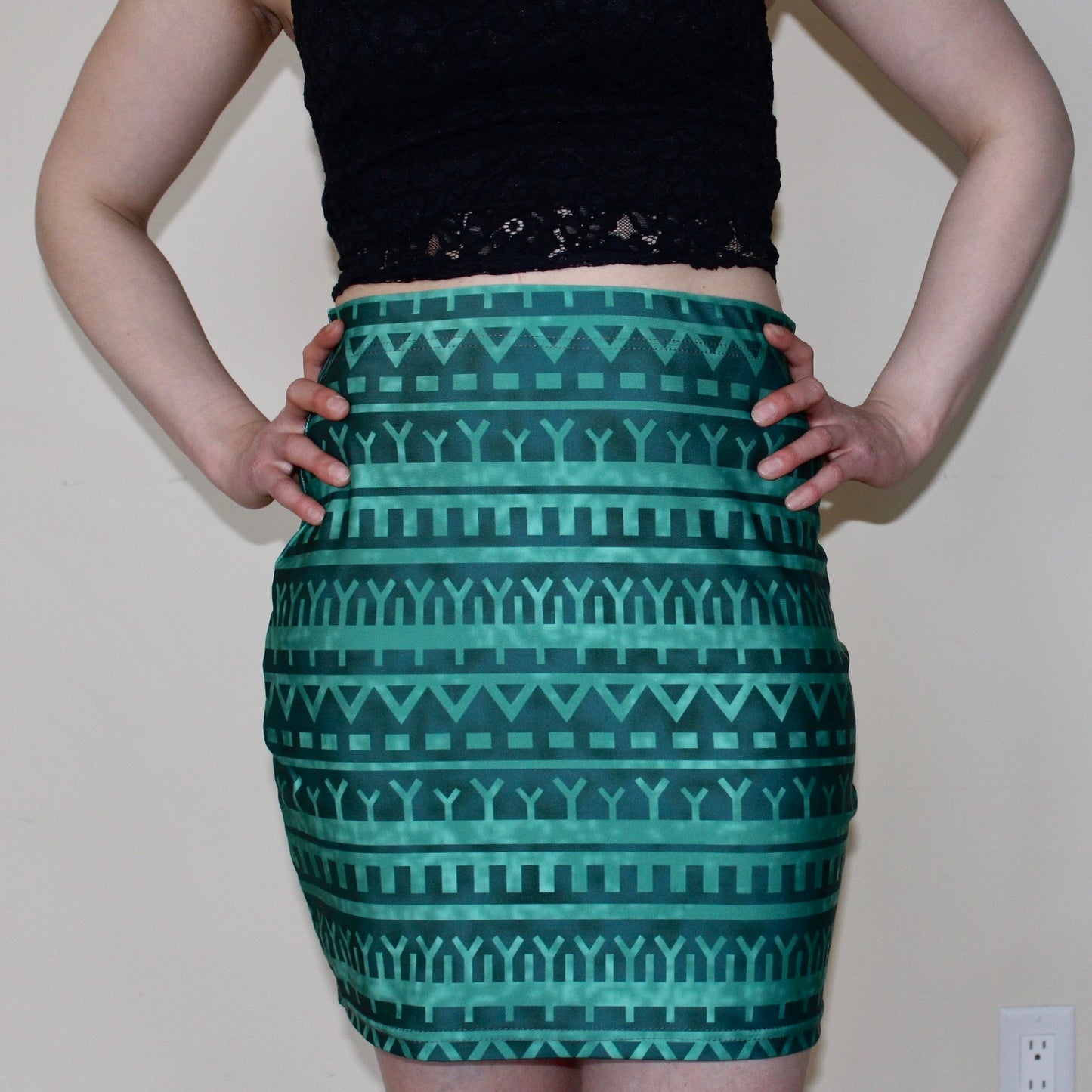 SERPENTINE KAKINNIIT SKIRT