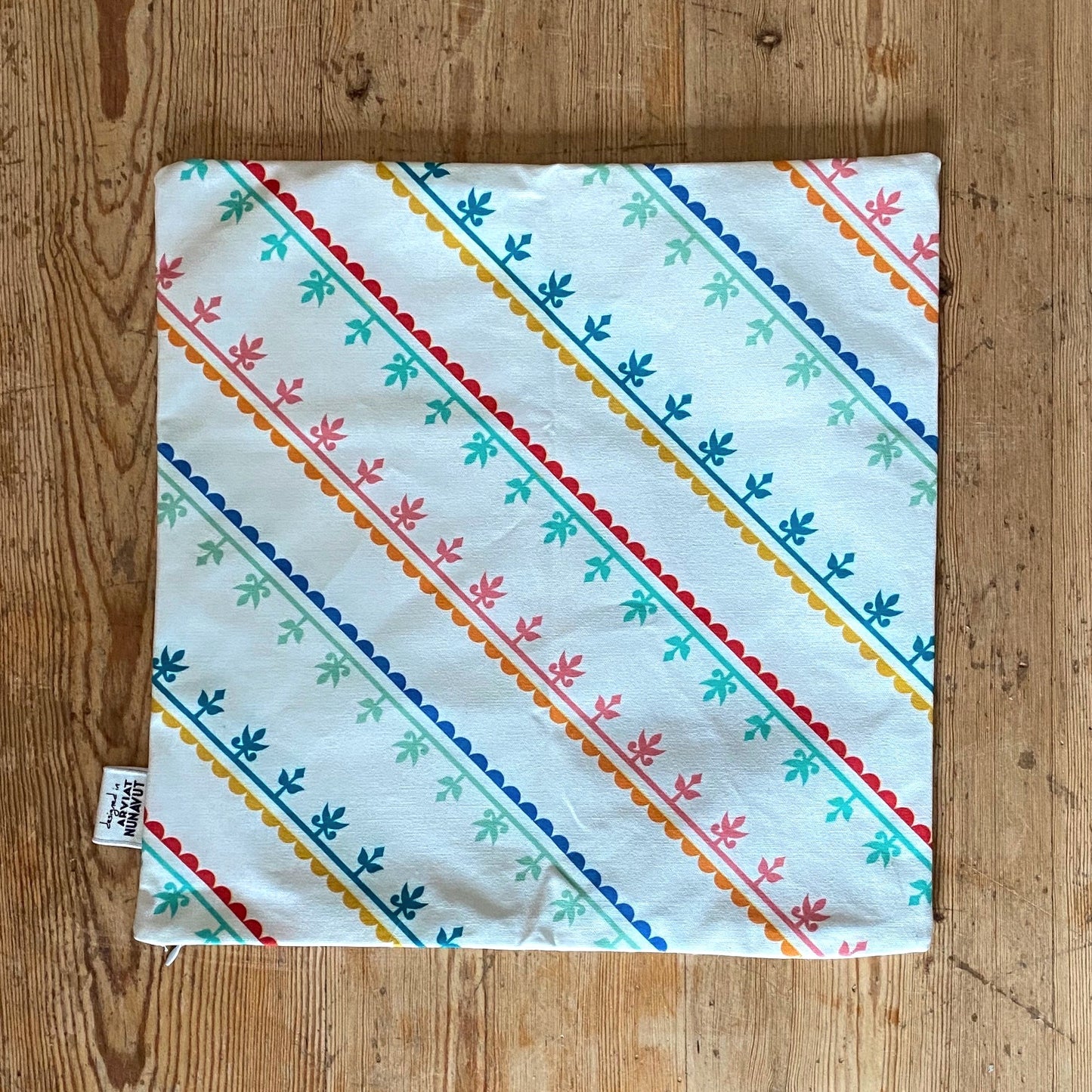 KAMIIK PATTERN CUSHION COVER (COLOUR)