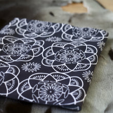 BLACK FLOWER ULUIT SCARF