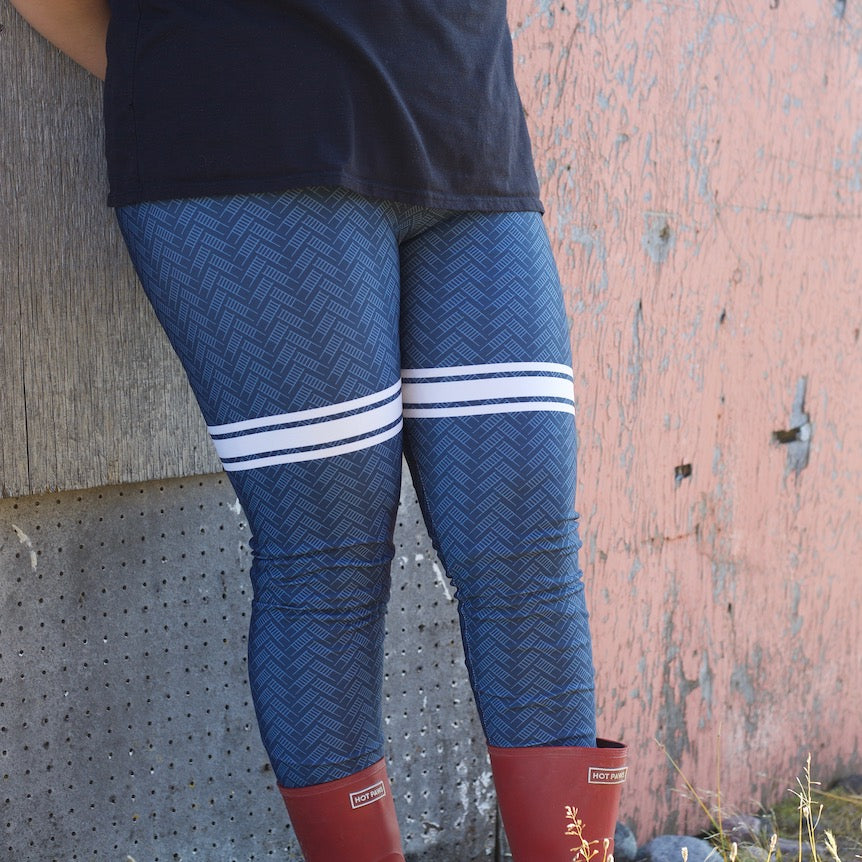 QAMUTIIT HERRINGBONE LEGGINGS (BLUE)