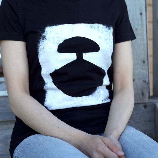DISTRESSED ULU T-SHIRT