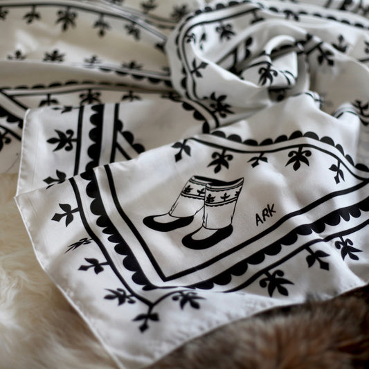 AKPALIAPIK KAMIIK SCARF (WHITE)