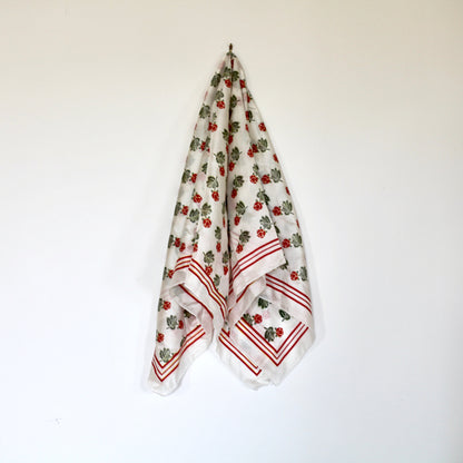 AQPIIT SCARF (WHITE)
