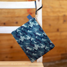 CAMO CLUTCH