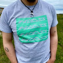 QAAMIK HINAANI QANIUJAAQPAIT T-SHIRT (UNISEX)