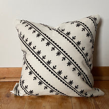 REVERSIBLE KAMIIK PATTERN CUSHION COVER (WHITE)