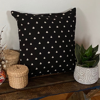 ULU-KAKINNIIT CUSHION COVER (BLACK)