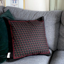 REVERSIBLE AQPIIT CUSHION COVER