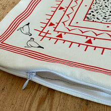 REVERSIBLE AQIGGIQ CUSHION COVER
